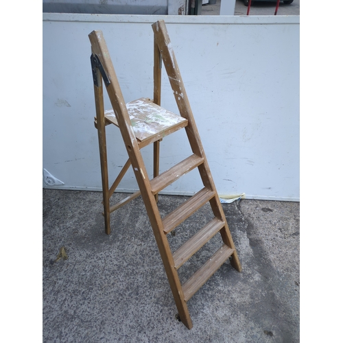 Lot 85        