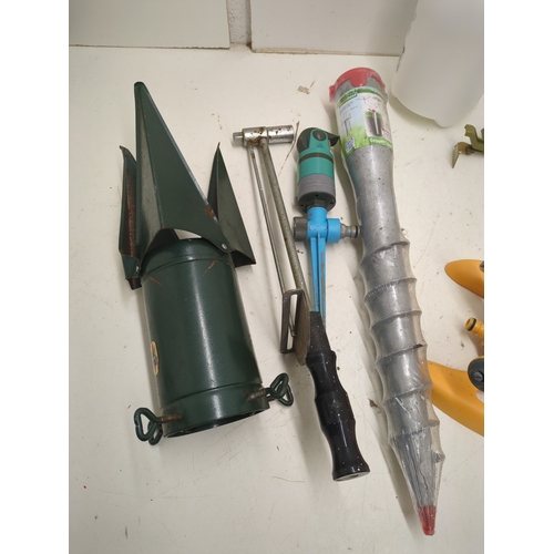 11 - A quantity of various garden equipment