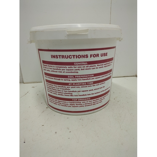 7 - A tub of concentrated farmyard manure