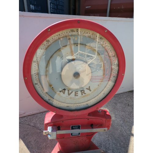 24 - An industrial Avery 110lb scale - 1950s - working