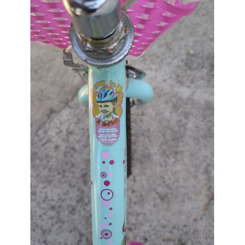 52 - A Paris children's bike