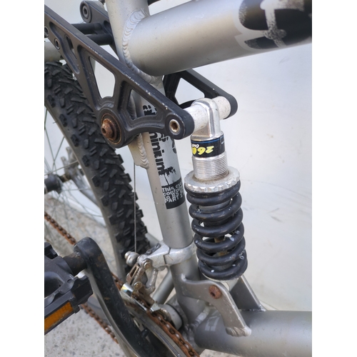 17 - A Diamondback S10 full suspension mountain bike