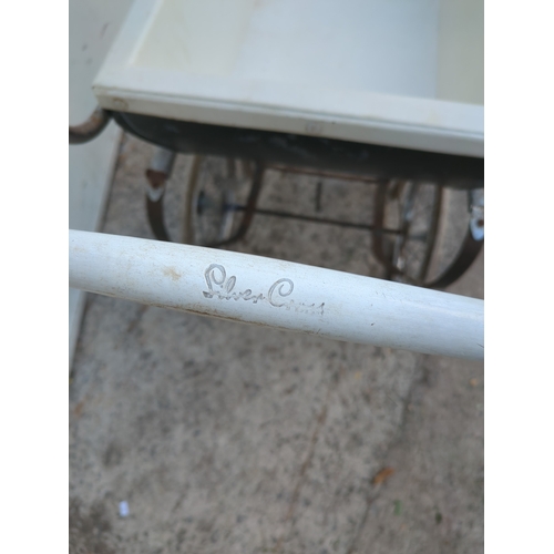47 - A vintage Silver Cross pram