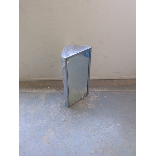 Lot 33        