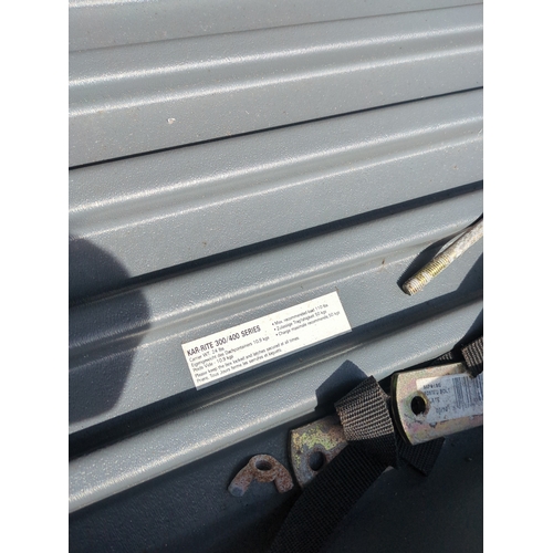 243 - Kar-Rite 400 Series Roof Box