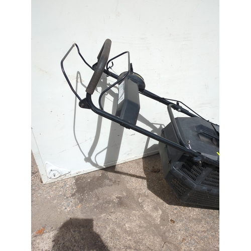 261 - Lawn King Briggs & Stratton 500 Series Lawnmower