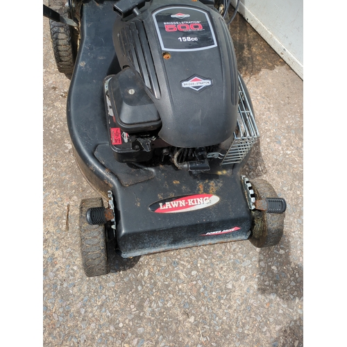261 - Lawn King Briggs & Stratton 500 Series Lawnmower
