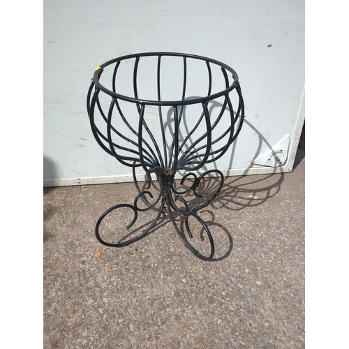 302 - Metal Plant Stand