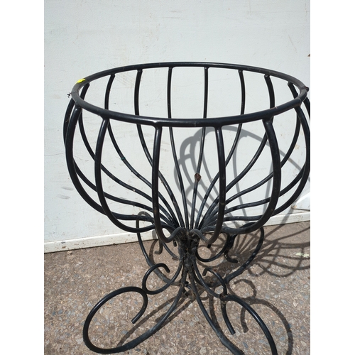 302 - Metal Plant Stand