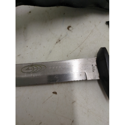 322 - Explorer Stainless Steel Diver's Knife with Sheath