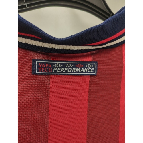 339 - Umbro England Football Jersey XXL