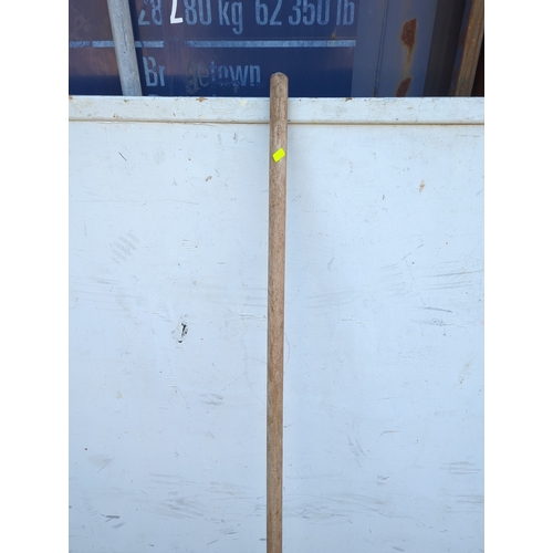 101 - Metal Floor Squeegee with Timber Handle