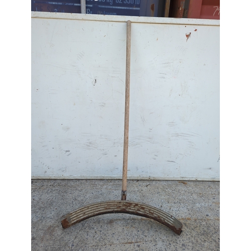 101 - Metal Floor Squeegee with Timber Handle