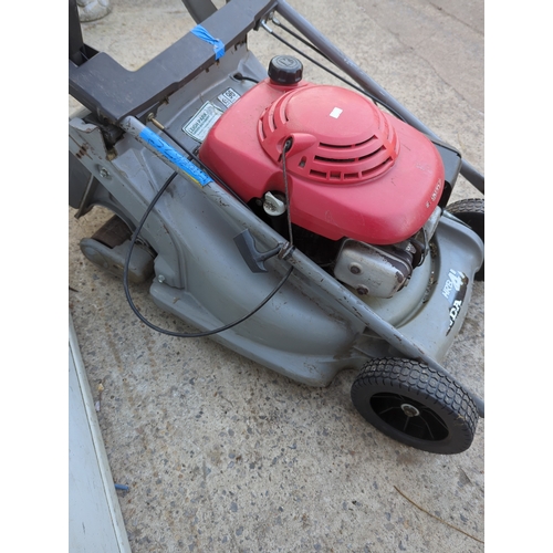 129 - Honda HRB 41 Petrol Lawnmower