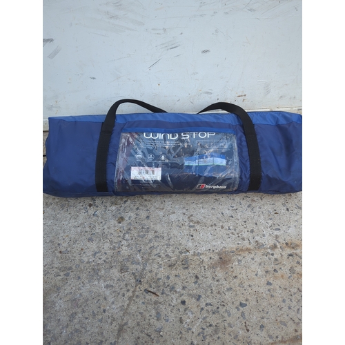 135 - Berghaus Wind Stop Shelter