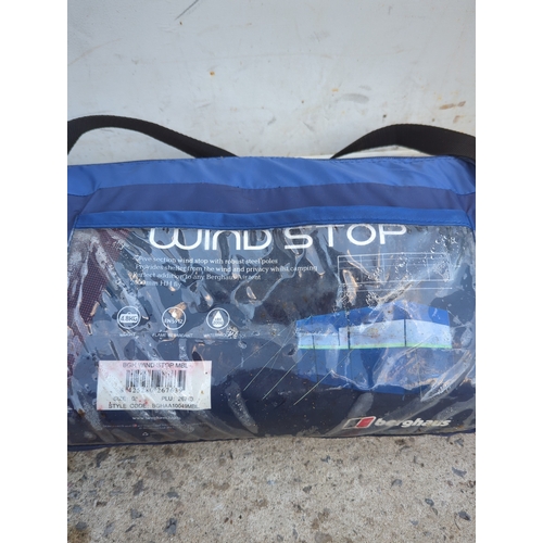 135 - Berghaus Wind Stop Shelter