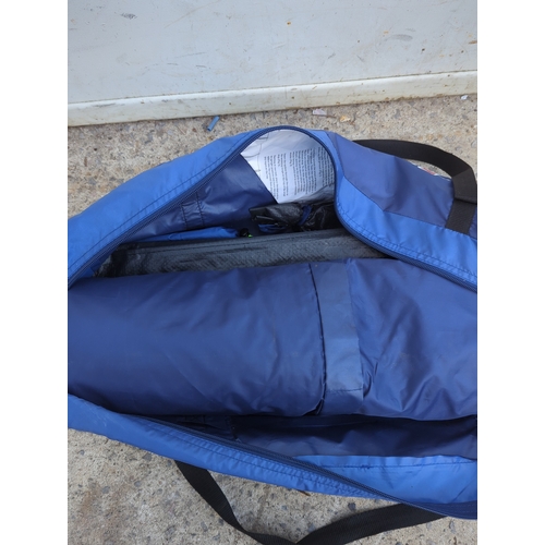 135 - Berghaus Wind Stop Shelter