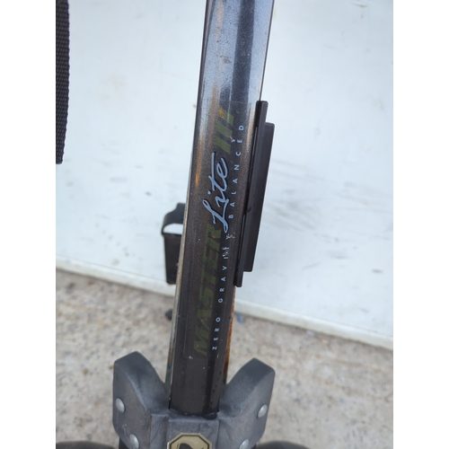 138 - Master Golf III Zero Gravity Trolley