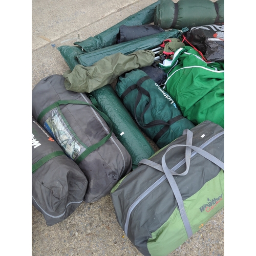 143 - Weather Highfield & Other Camping Gear Set