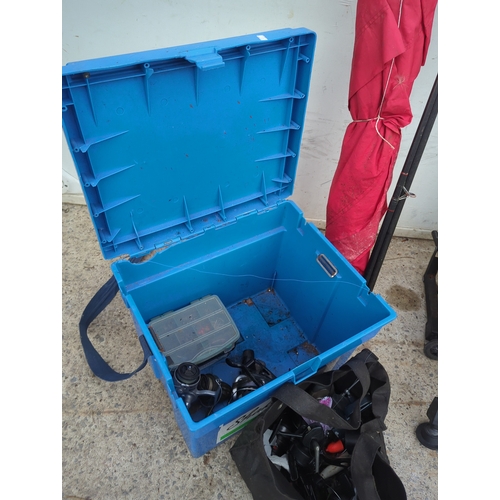 145 - Carp Focus Fishing Chair and Gear Set