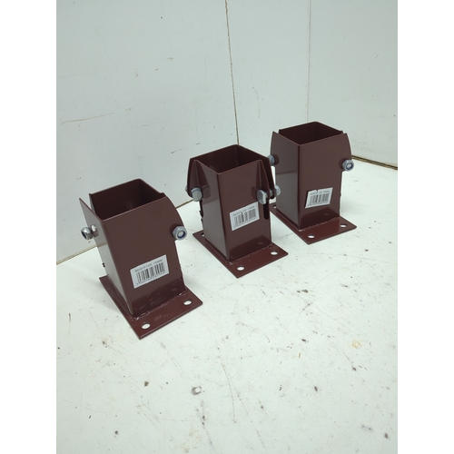 20 - Metal Fence Post Supports