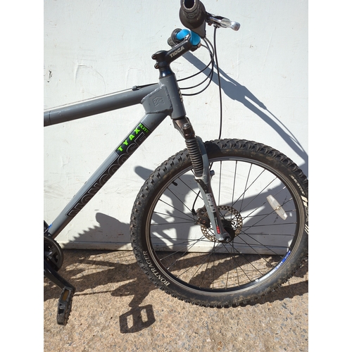 27 - Mongoose Tyax Elite Mountain Bike