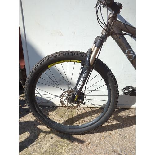 28 - GT Chucker 1.0 Mountain Bike