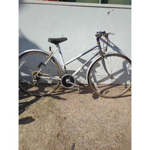 31 - Raleigh Ladies Bike