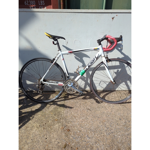 32 - Raleigh Diablo 100 Road Bicycle