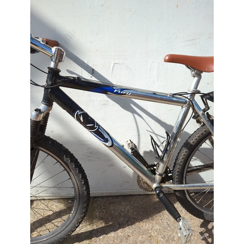 37 - Carrera Fury Mountain Bike