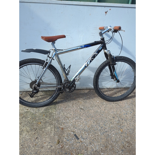 37 - Carrera Fury Mountain Bike
