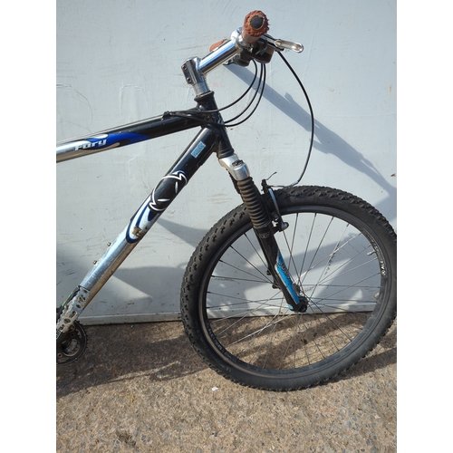 37 - Carrera Fury Mountain Bike