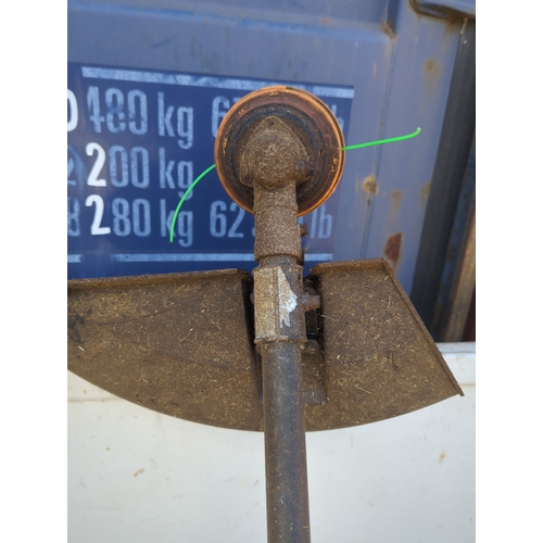 58 - McCulloch B33 PS Grass Trimmer