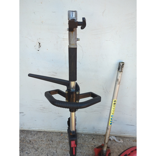 67 - Trojan TMT43 Petrol Strimmer