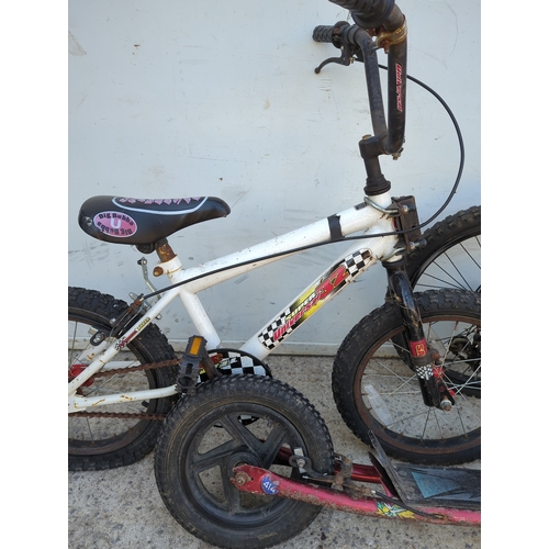 78 - Universal Kids BMX Bicycle and Scooter Set