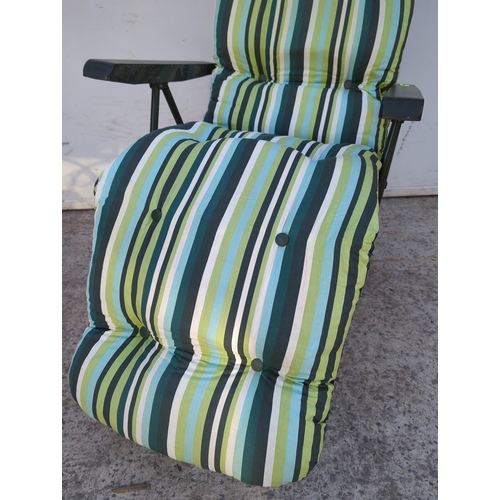 95 - Striped Sun Lounger Reclining Chair