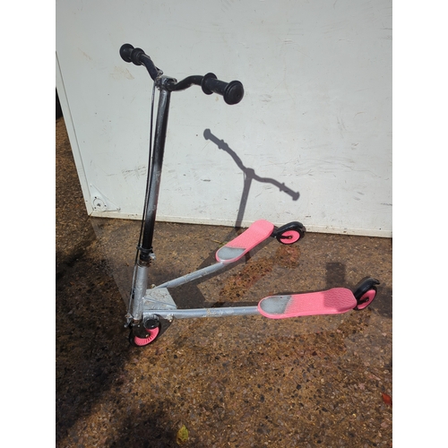 269 - Pink Tri-Wheel Scooter