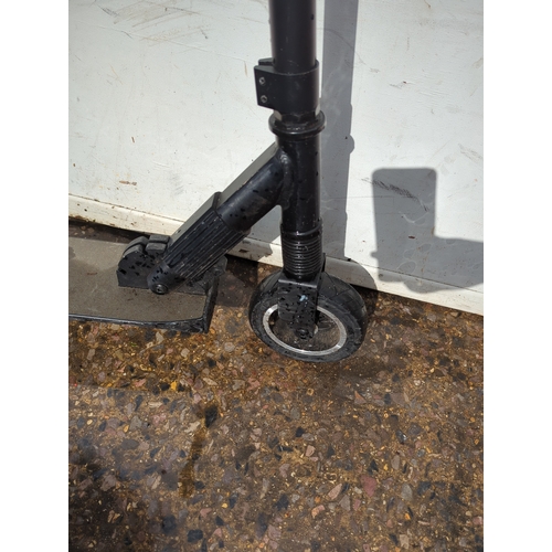 282 - M Scooter Folding Kick Scooter