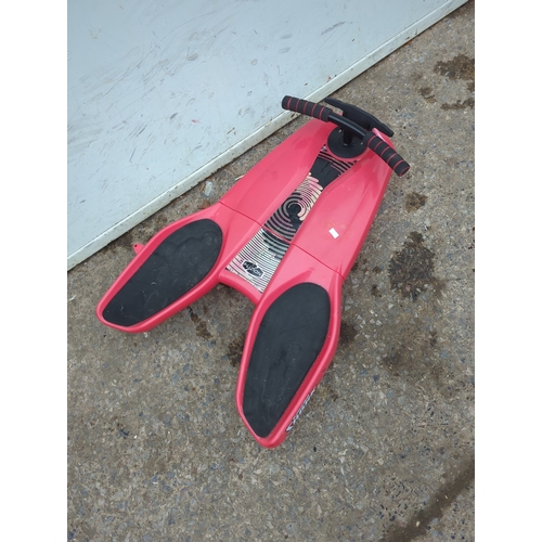 128 - Razor RipRider 360 Caster Trike