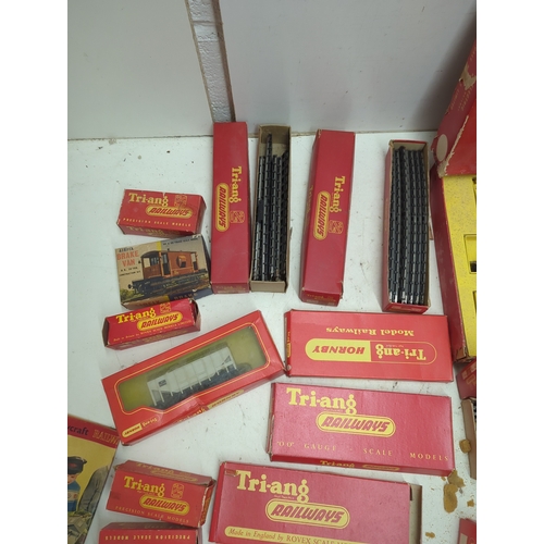 Selection of Tri-Ang Model Railway Sets including Tracks