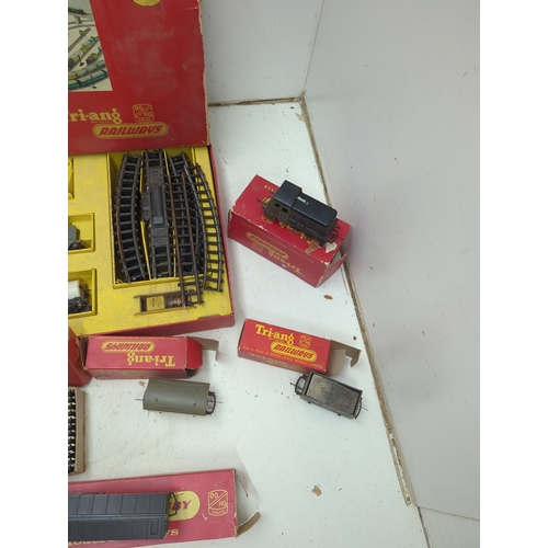 Selection of Tri-Ang Model Railway Sets including Tracks