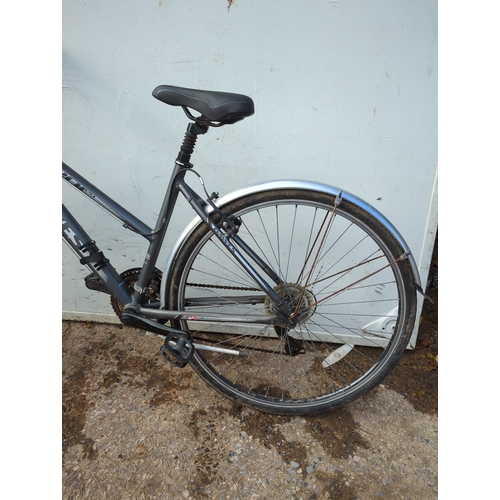 51 - Dawes Discovery 201 Hybrid Bike