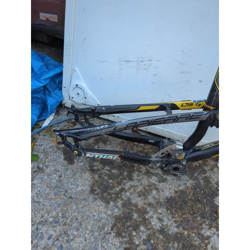 87 - Lapierre Bike Frame and Wheels Lot