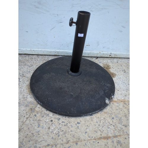 158 - Black Parasol Base