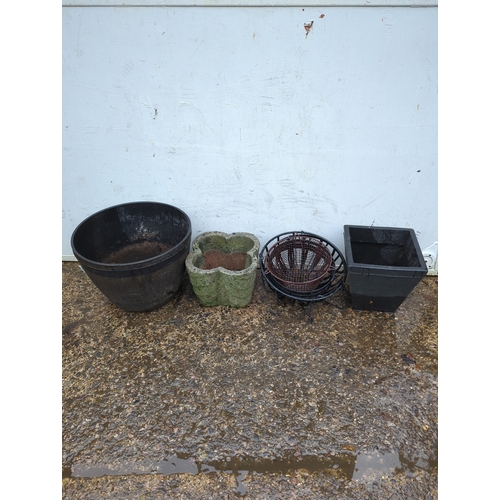 147 - Blooma Lule 45L & Other Garden Planters Selection