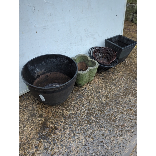 147 - Blooma Lule 45L & Other Garden Planters Selection