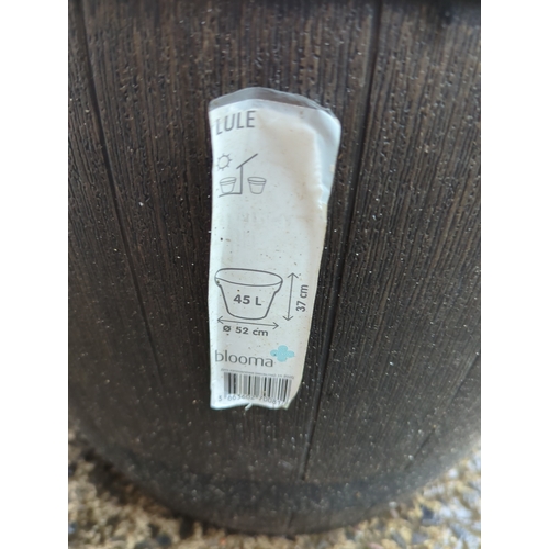 147 - Blooma Lule 45L & Other Garden Planters Selection