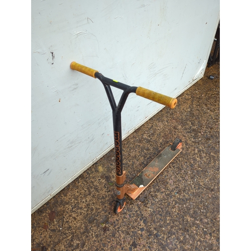 334 - Mongoose Stance Scooter