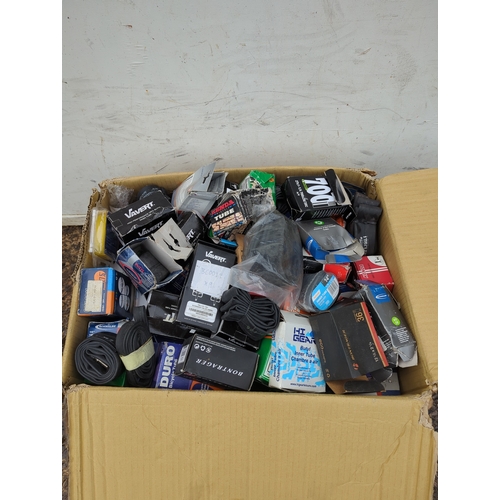 164 - Job lot of bicycle inner tubes including Kenda