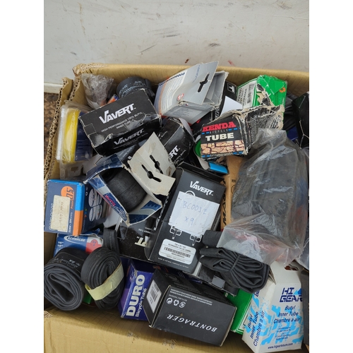 164 - Job lot of bicycle inner tubes including Kenda